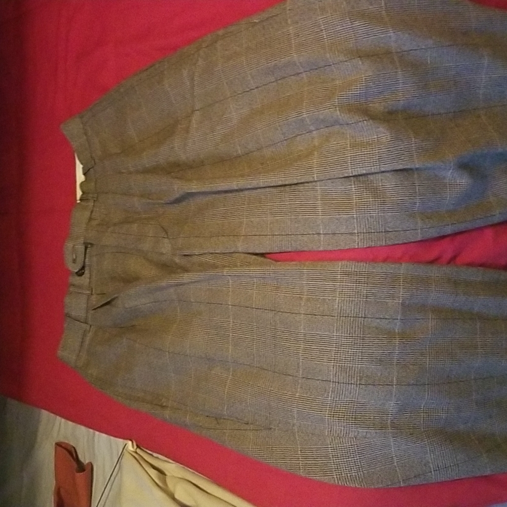 Men Mosa gray and black slacks size W31 Inseam 33...nice!